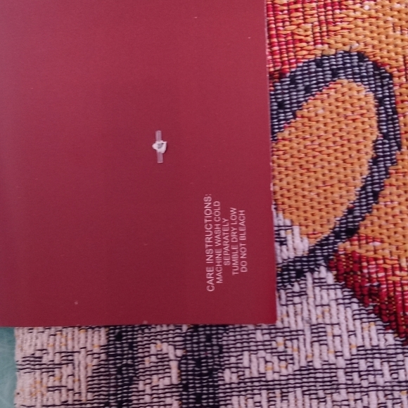 New runner table 13x54in - Picture 2 of 4